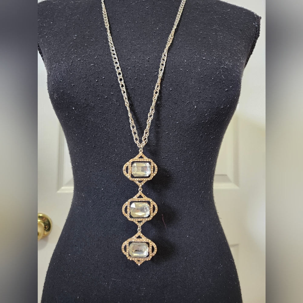 Elegant Gold and Silver Pendant Necklace